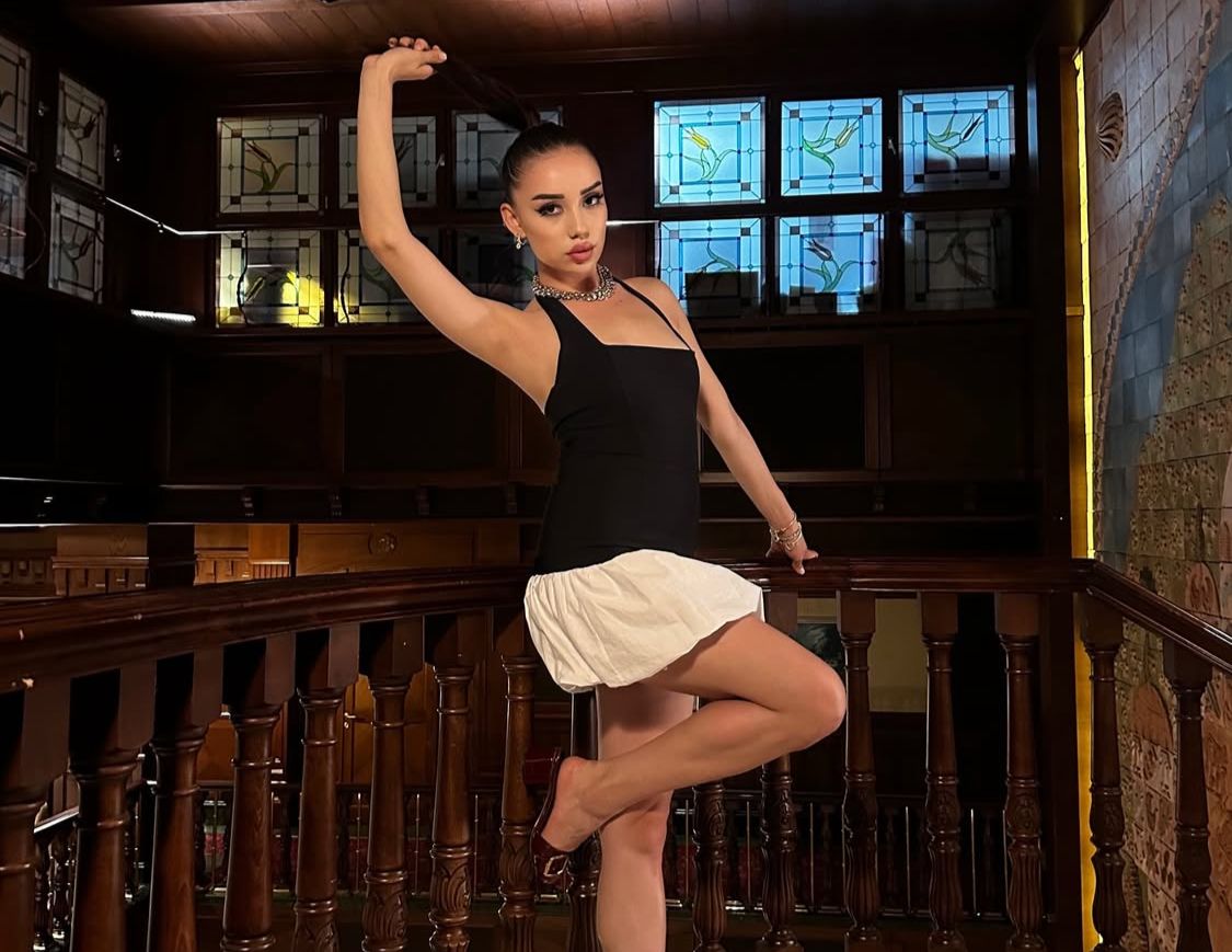 Burcu Orhan Zifricin: Azap adlı filmle sevenleri ile buluşuyor!