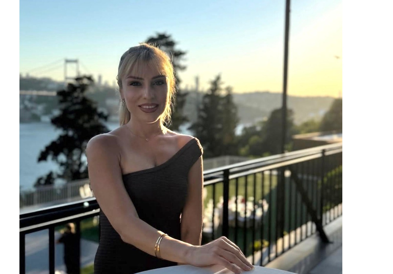 Başarılı İş Kadını Zübeyde Özen , Emlak Sektöründe Öne Çıkıyor