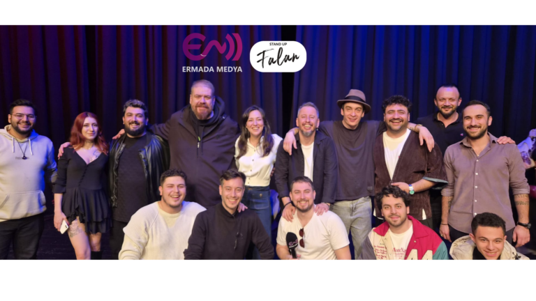 Stand up Falan Destekli Retro Gece, Duru Tiyatro’yu Doldurdu