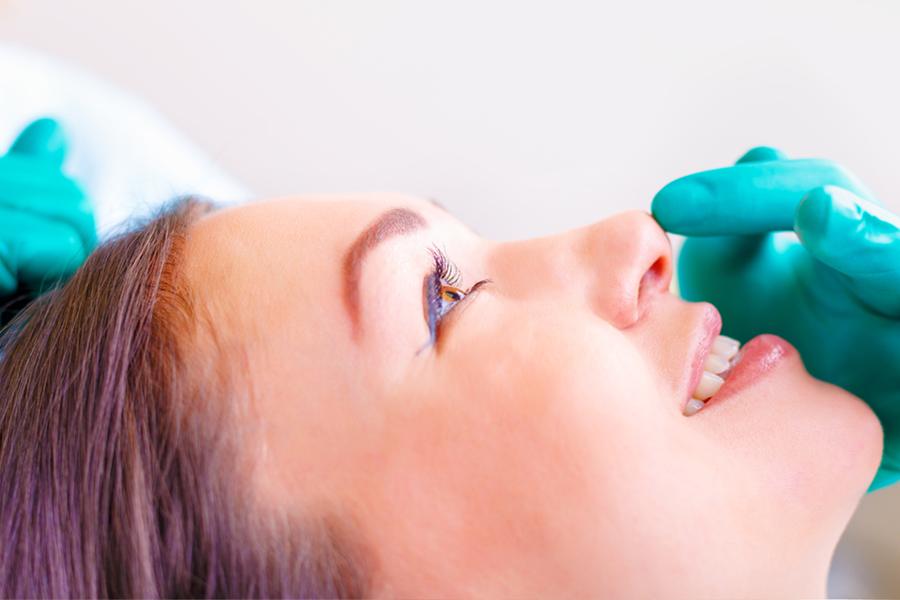 Burun Deliği Küçültme ile Yüz Estetiğinde Dengeli Görünüm