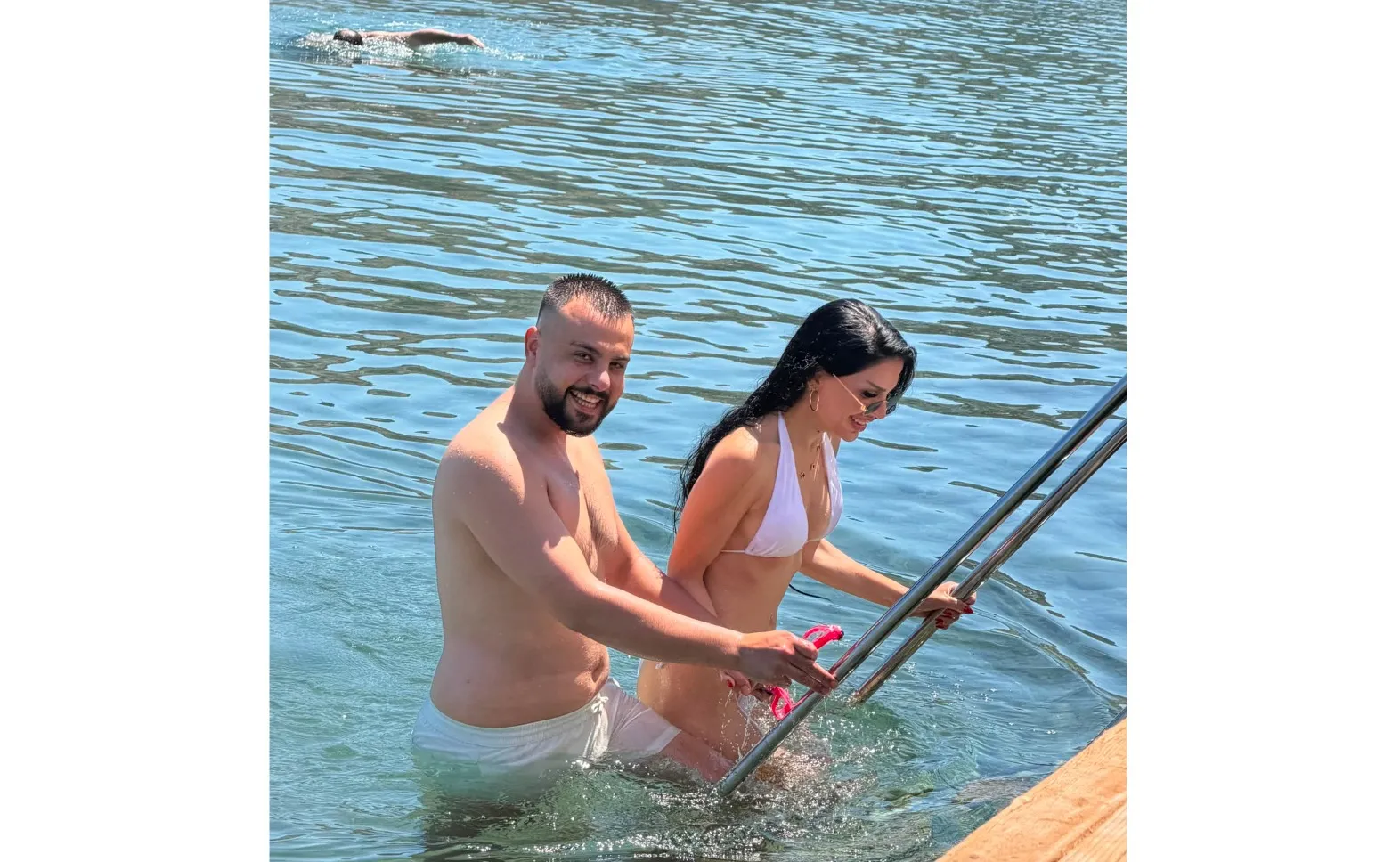 Ünlü iş adamı Alkan Aydoğdu mutlu bir birliktelik sürdüren eşi Gamze Aydoğdu’ya Bodrum da doğum günü partisi düzenledi